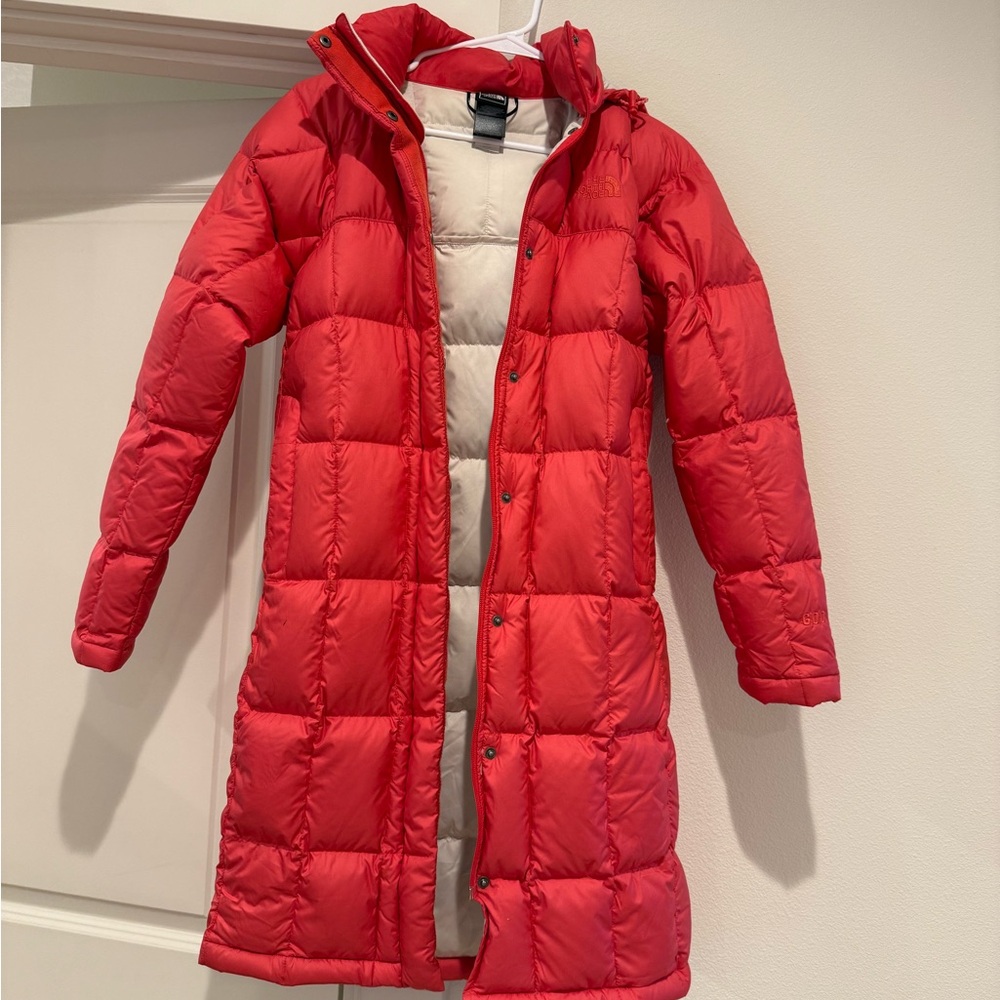 The North Face Metropolitan Women's Red 550 Fill Power Down Puffer Coat